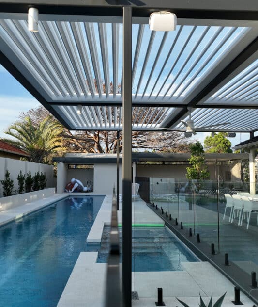 Opening Roof | Outdoor Louvered Roof | Louvretec